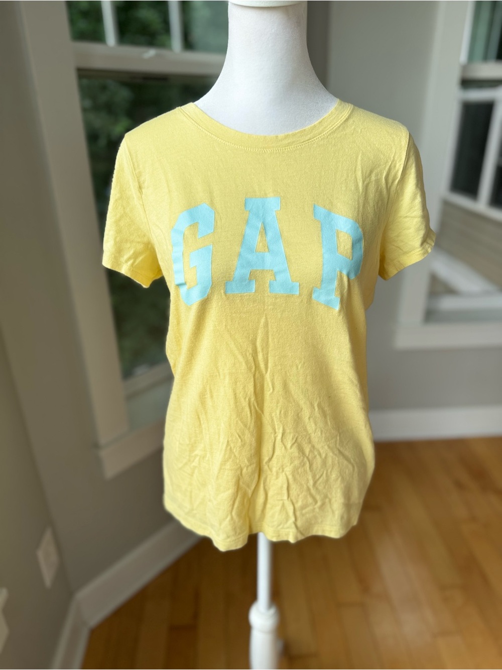 GAP Butter Yellow Logo Tee with Light Baby Blue Logo Size Small
